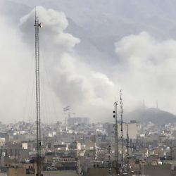 Fumaca-em-Teera-capital-do-Ira-apos-ataques-dos-EUA-e-Israel-contra-o-pais.jpg