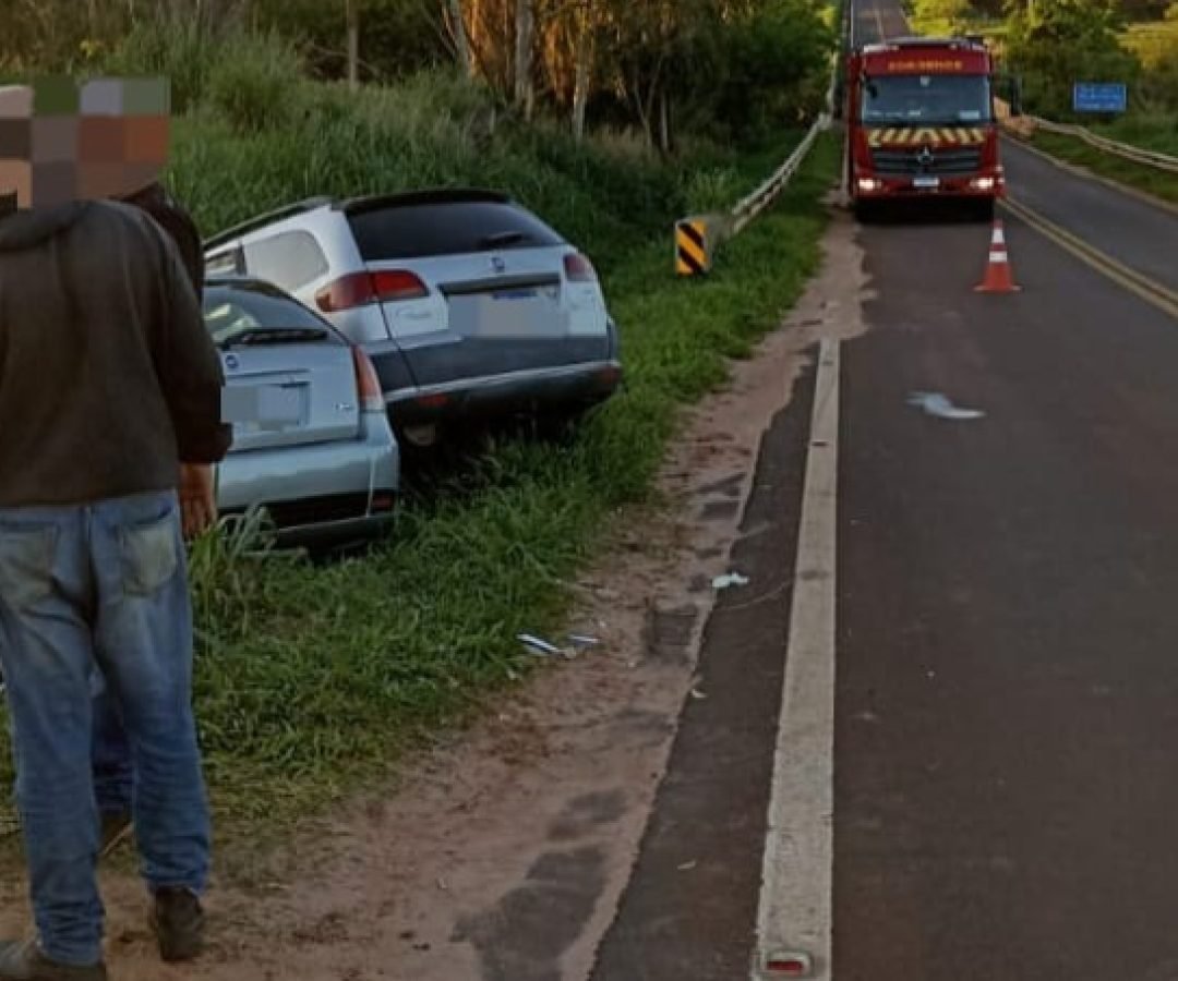Colisão entre dois veículos deixa homem ferido na PR-490, em Altônia