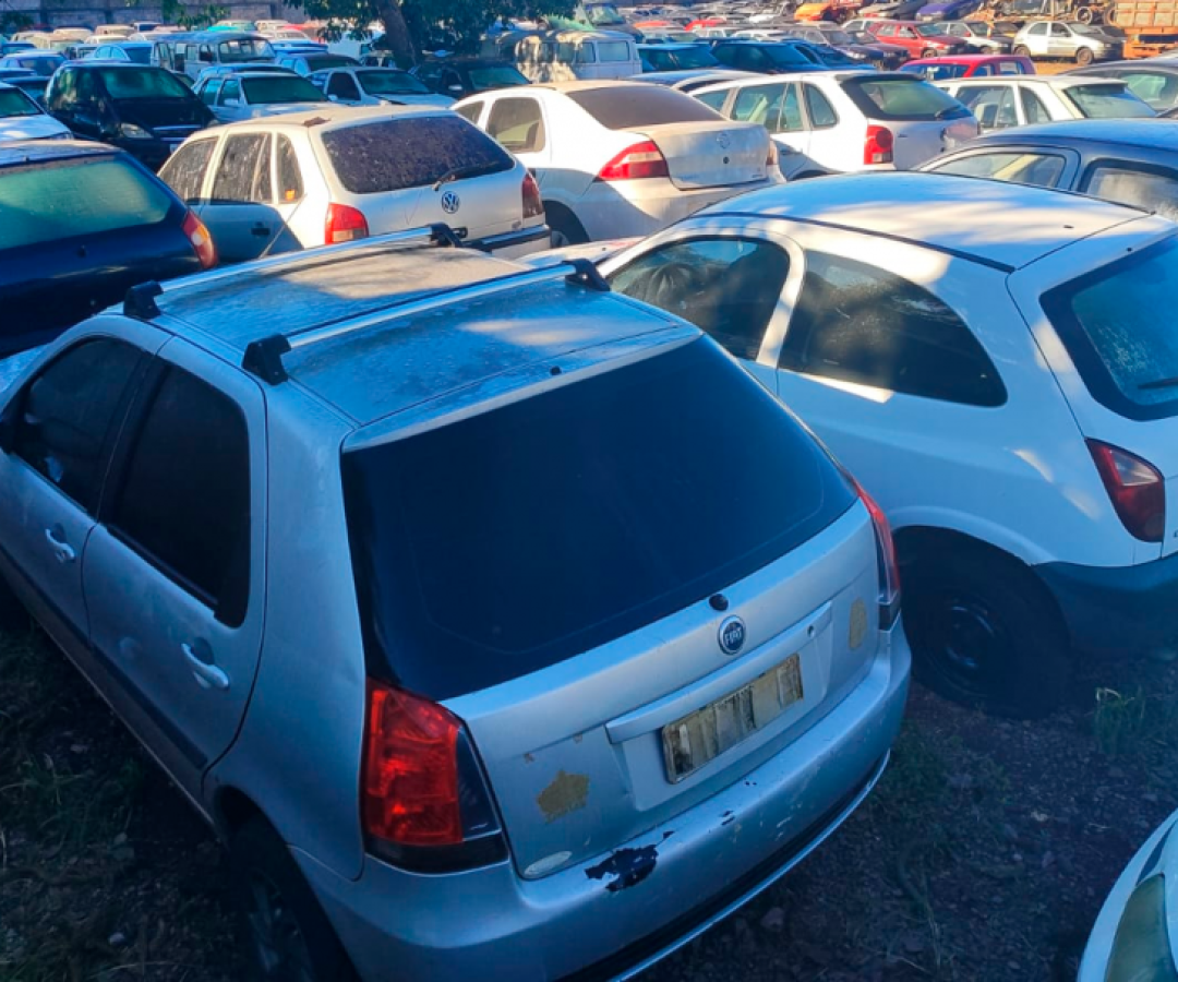 Leilão com 196 veículos e 74 sucatas abre visitação aos itens nesta quinta-feira (30), em Cascavel