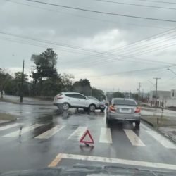Colisão sem vítimas é registrada na Avenida Piquiri, em Cascavel