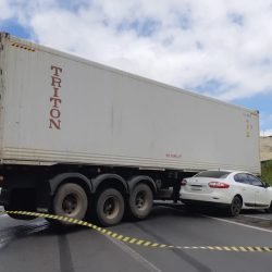 Ao atender acidente, PRF recupera veículo roubado na BR-373