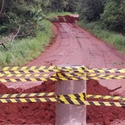 Estrada rural é interditada após desmoronamento de bueiro na Linha Scanagatta