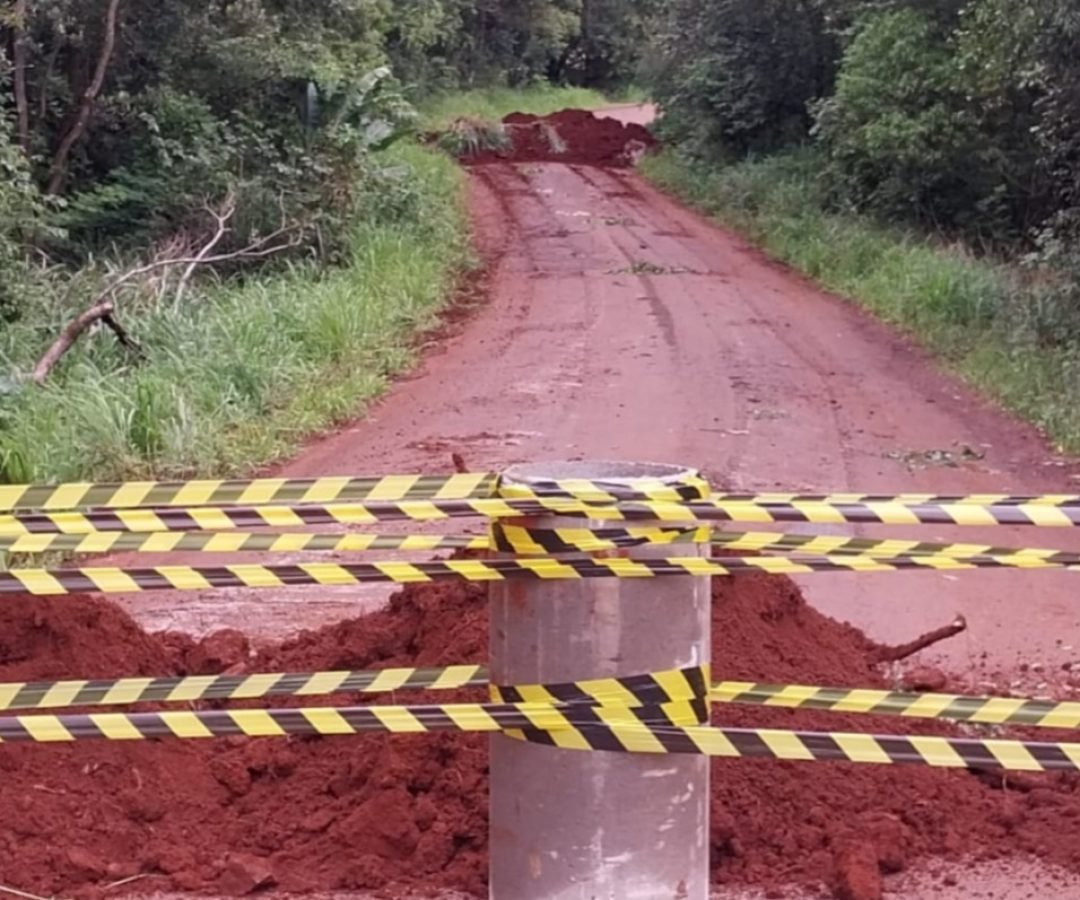 Estrada rural é interditada após desmoronamento de bueiro na Linha Scanagatta