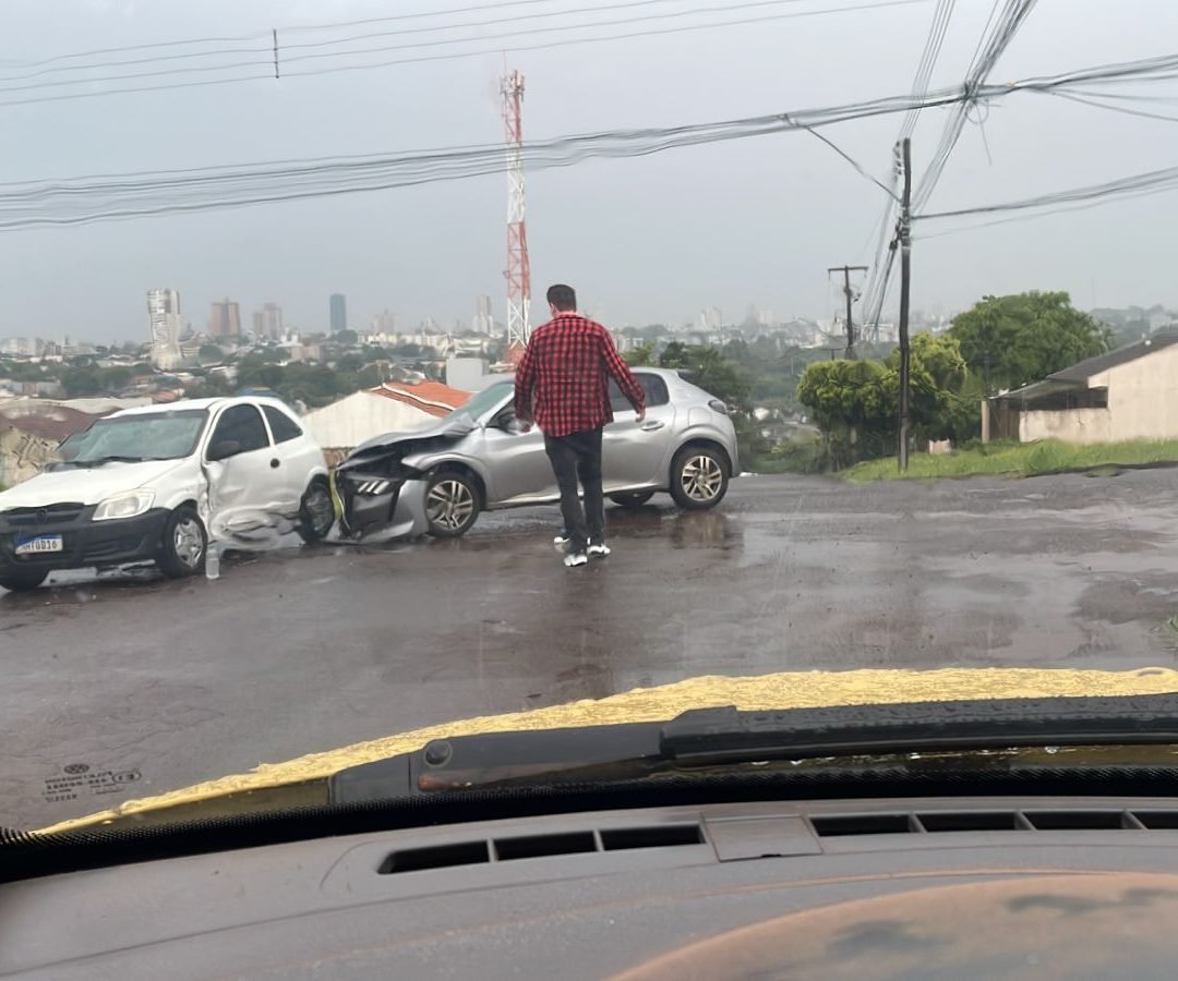 Acidente de trânsito é registrado no bairro Santa Cruz, em Cascavel
