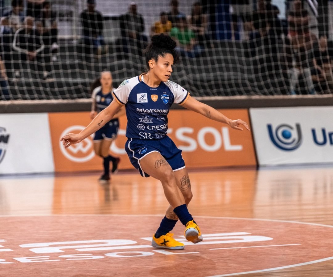 Stein Cascavel enfrenta o Londrina pelo jogo de ida da semifinal do Campeonato Paranaense