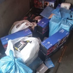 PRF apreende eletrônicos e medicamentos ilegais em ônibus de turismo em Cascavel