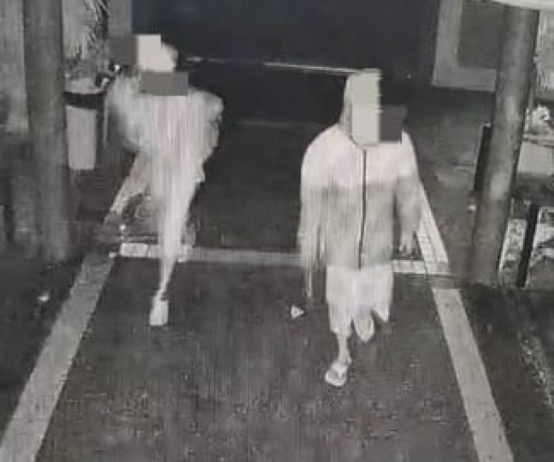 Homens são flagrados entrando em colégio no Cascavel Velho