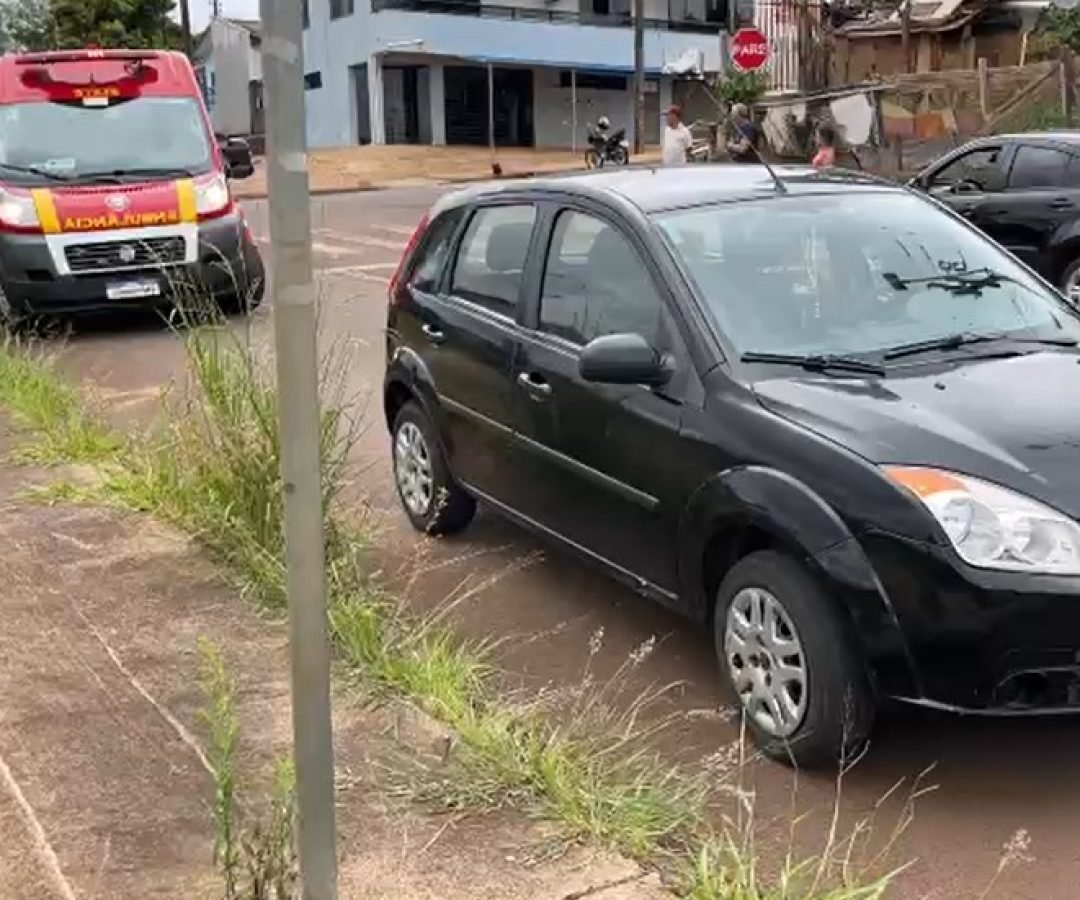 Mulher fica ferida em acidente no Cascavel Velho