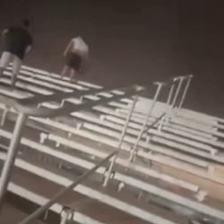 Vento forte arranca cobertura de arquibancada durante evento da Stock Car em Cuiabá