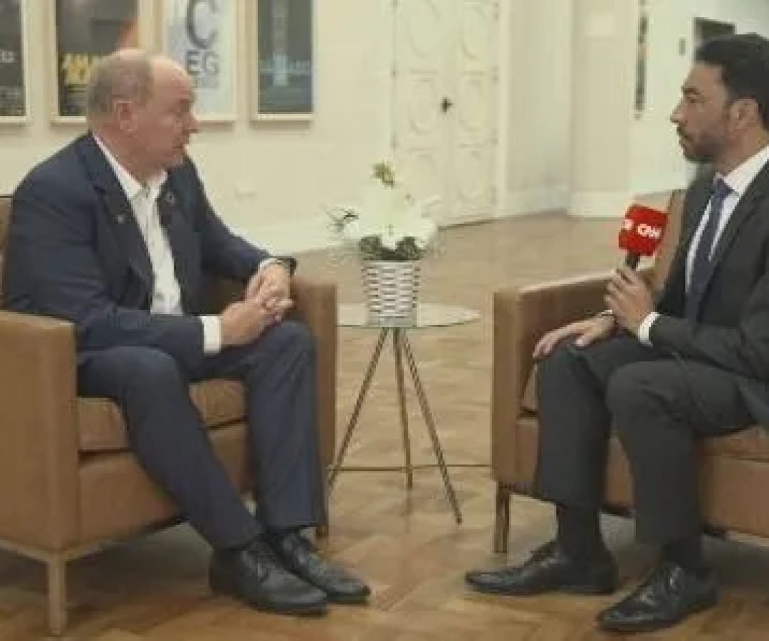 Iuri-Pitta-entrevista-o-principe-Albert-II-de-Monaco.jpeg