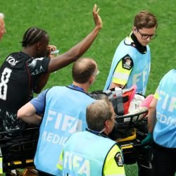 Kone-quebrou-a-perna-em-Canada-x-Catar-na-Copa-do-Mundo-2.jpg