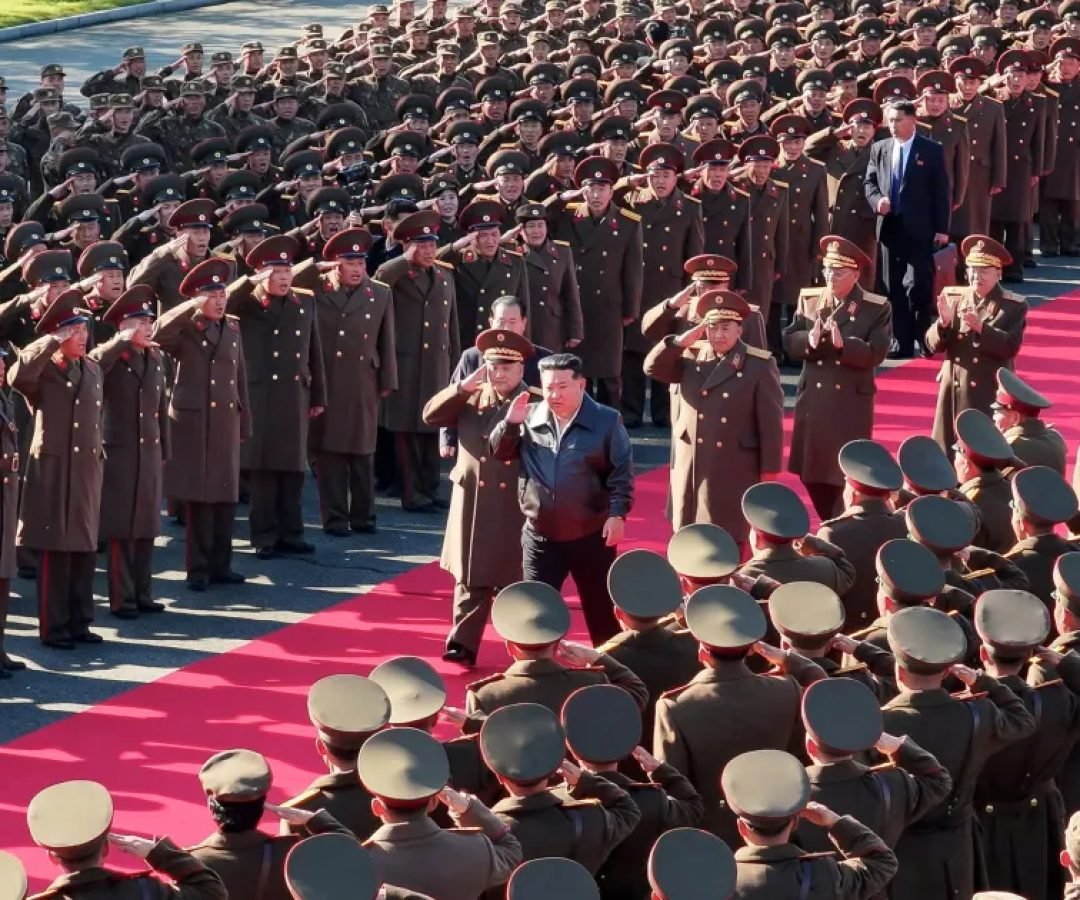 Lider-da-Coreia-do-Norte-Kim-Jong-un-durante-visita-em-Tokchon-02112025-KCNA-via-REUTERS.jpg
