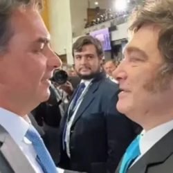 Milei-com-Flavio-Bolsonaro.jpg