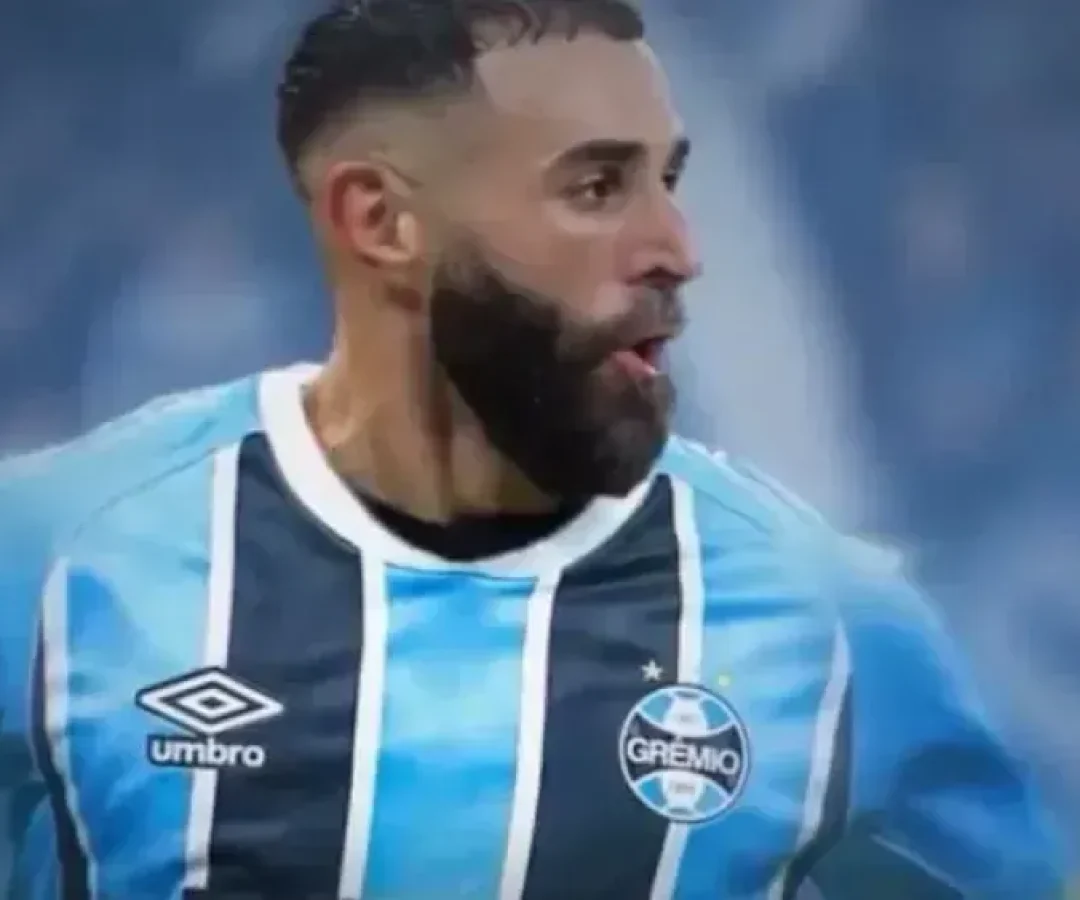 Montagem-de-Benzema-com-a-camisa-do-Gremio-foi-mostrada-no-video-de-Caleffi.webp.webp
