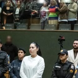 Reacao-de-Monique-Medeiros-ao-ser-perdoada-1.jpg
