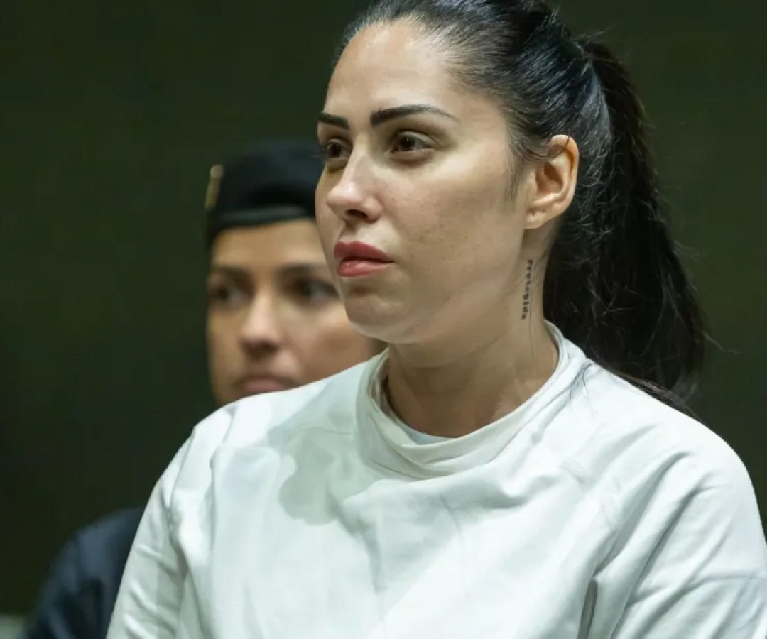 Reacao-de-Monique-Medeiros-ao-ser-perdoada-6.jpg