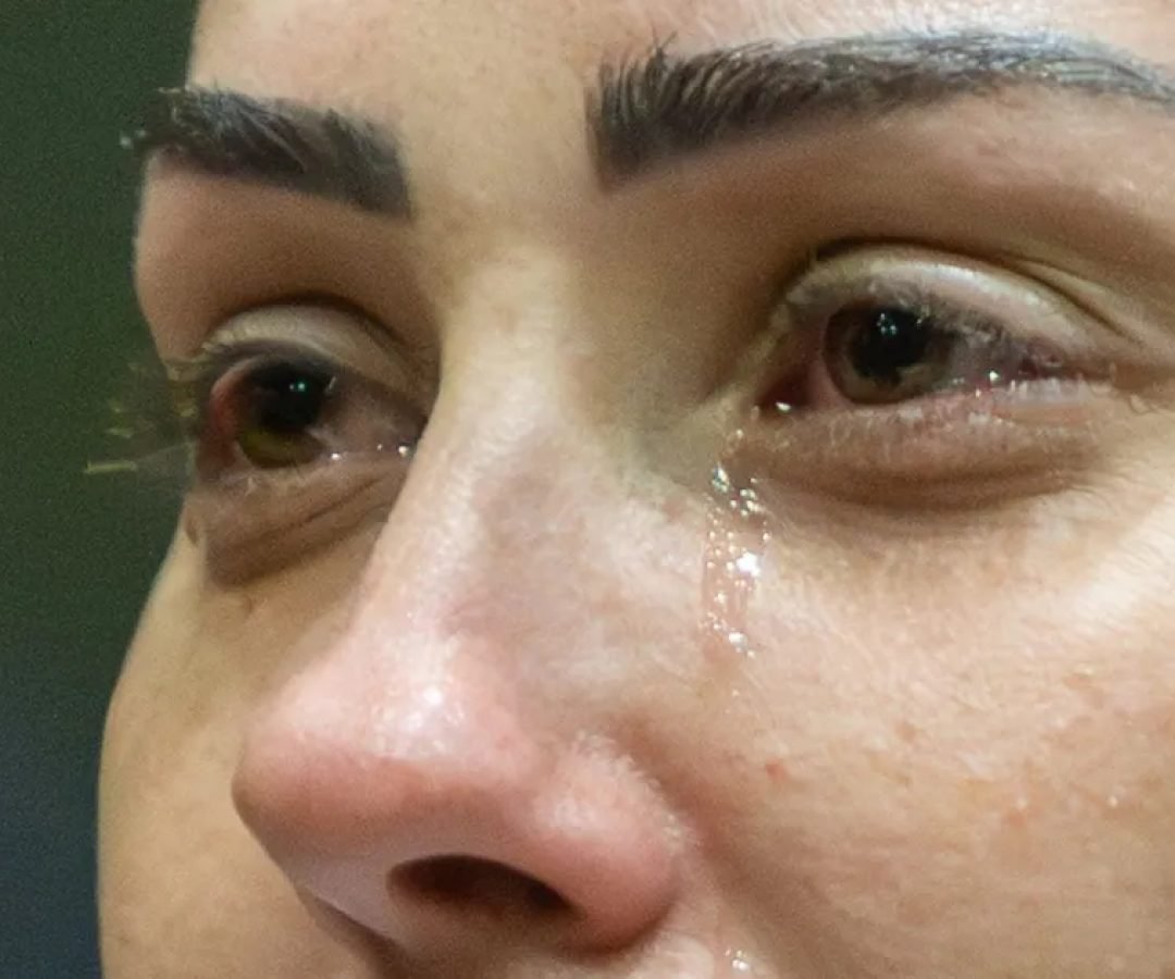 Reacao-de-Monique-Medeiros-ao-ser-perdoada-9-e1780574214682.jpg