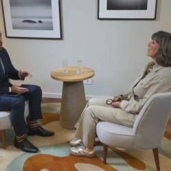 Uribe-entrevista-Amanpour.jpeg
