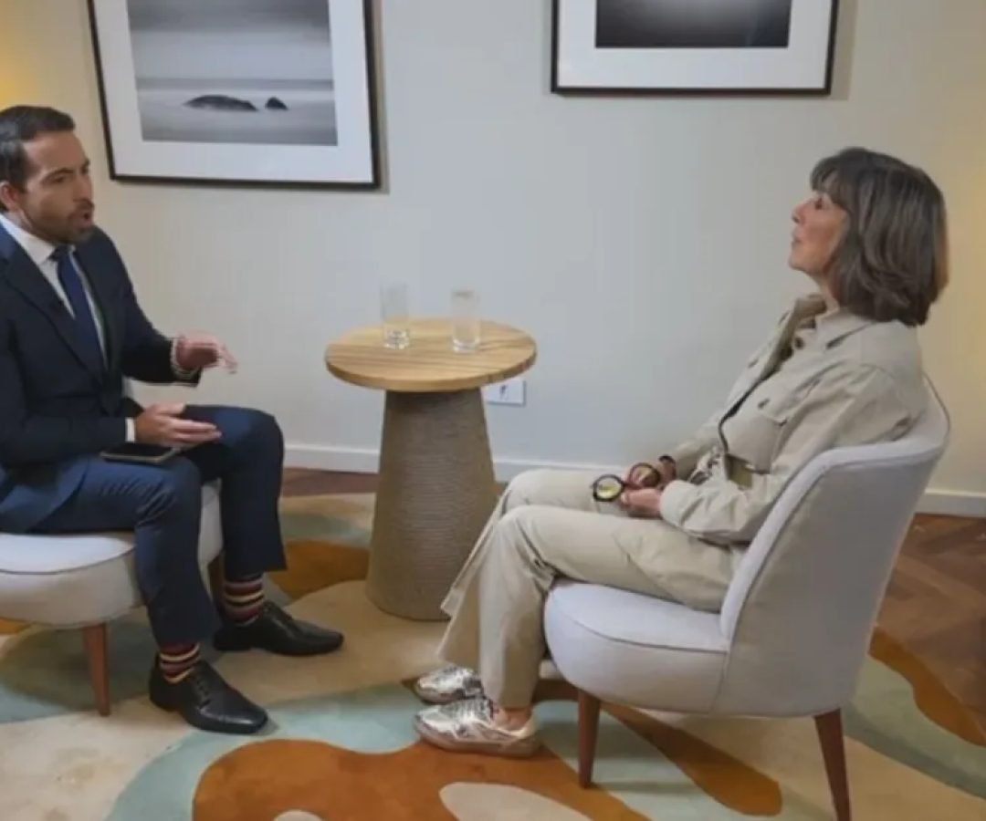 Uribe-entrevista-Amanpour.jpeg