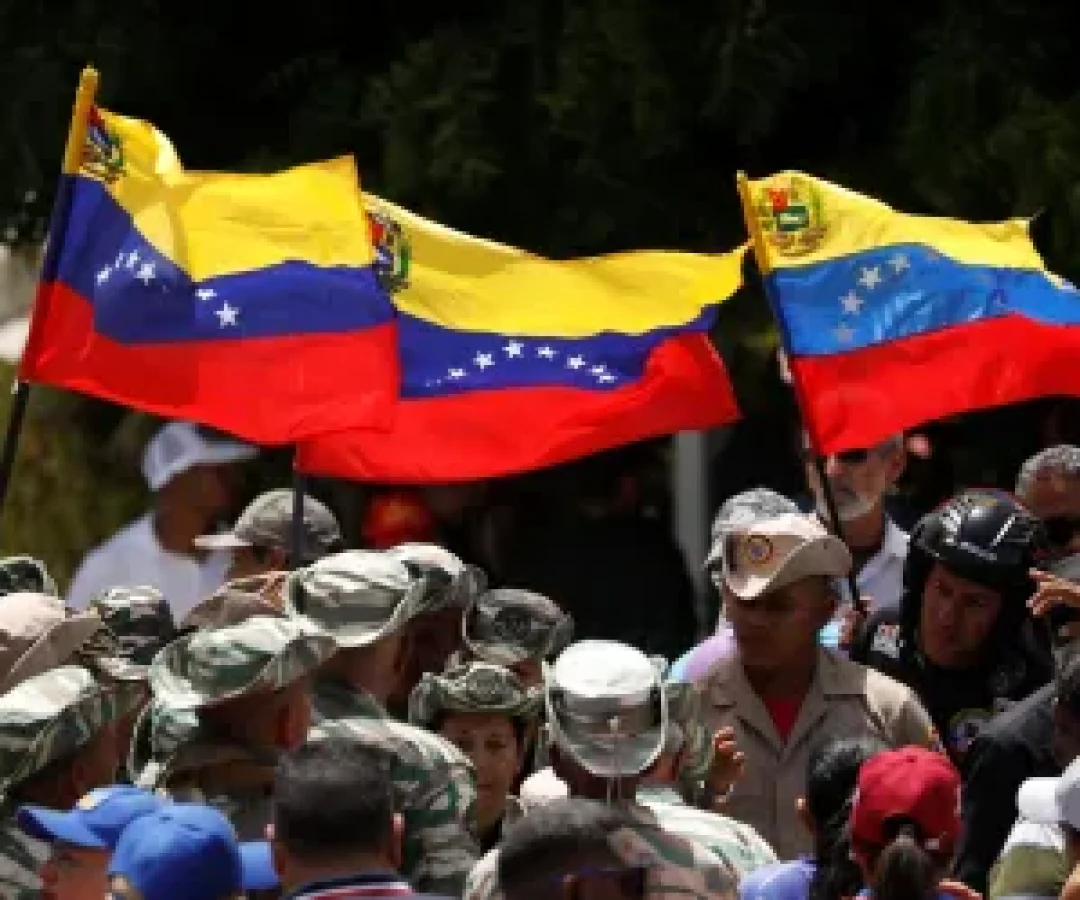 Venezuela-mobiliza-milicia-em-resposta-ao-envio-de-navios-de-guerra-dos-EUA-1