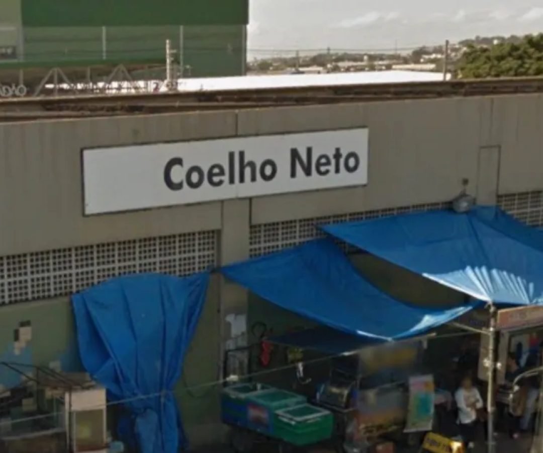 Ventania-derruba-parte-do-muro-de-estacao-de-metro-no-Rio.jpg