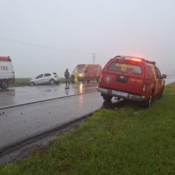 Acidente entre carro e caminhão deixa três feridos na BR-369 entre Cascavel e Corbélia