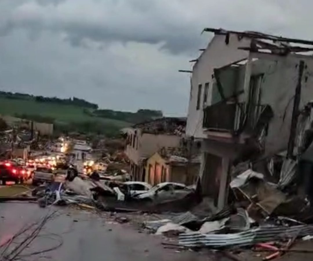 Temporal causa destruição em Rio Bonito do Iguaçu; há registros de feridos e possível óbito
