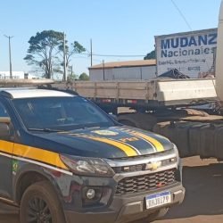 Caminhão é alvejado a tiros na BR-369 entre Mamborê e Piquirivaí