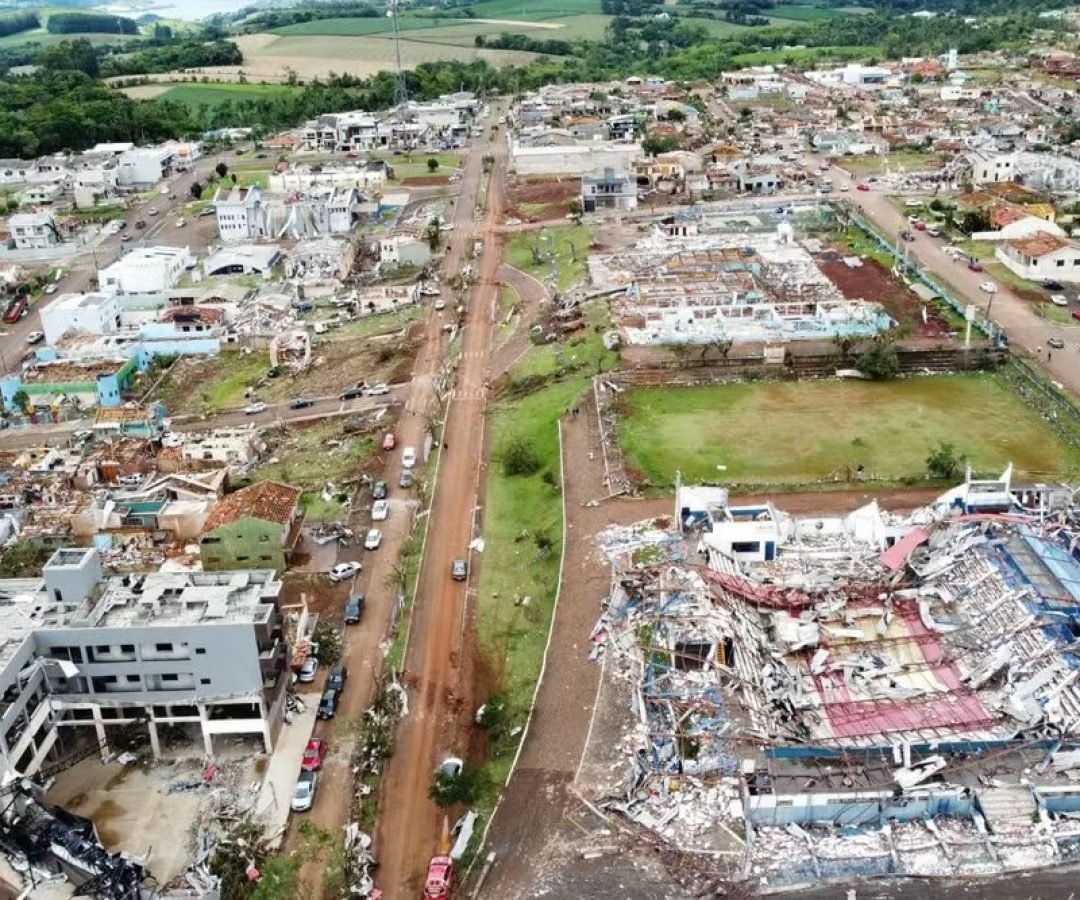 Veículo danificado pelo tornado que atingiu Rio Bonito do Iguaçu é furtado após o desastre