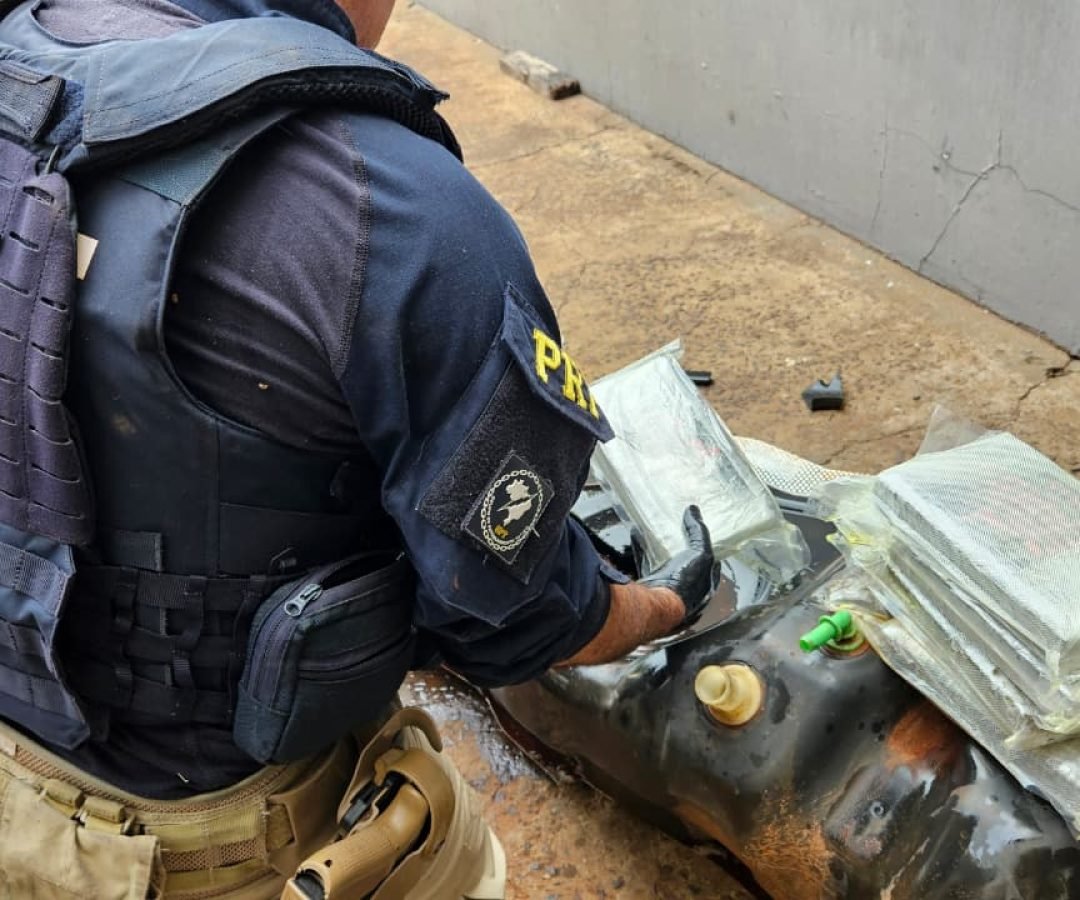 PRF e forças de segurança apreendem 78,5 kg de cocaína durante treinamento em Guaíra