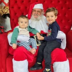 Casinha do Papai Noel está de portas abertas para receber as famílias