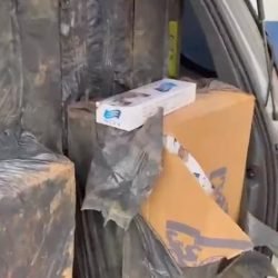 Motorista abandona veículo com 10 mil maços de cigarros contrabandeados e foge para mata em Toledo