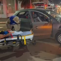 Motorista fica ferida após colisão entre Gol e motorhome no Centro de Cascavel