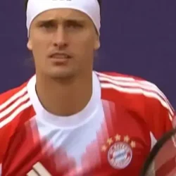 Zverev-com-a-camisa-do-Bayern.webp.webp