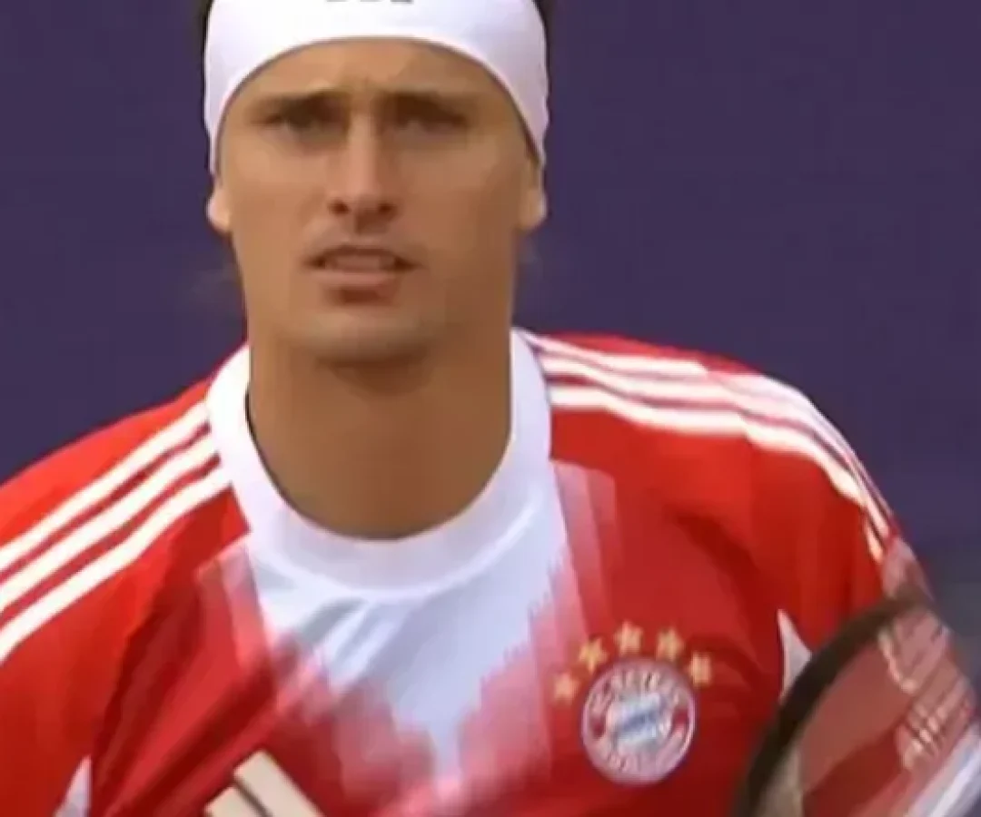 Zverev-com-a-camisa-do-Bayern.webp.webp