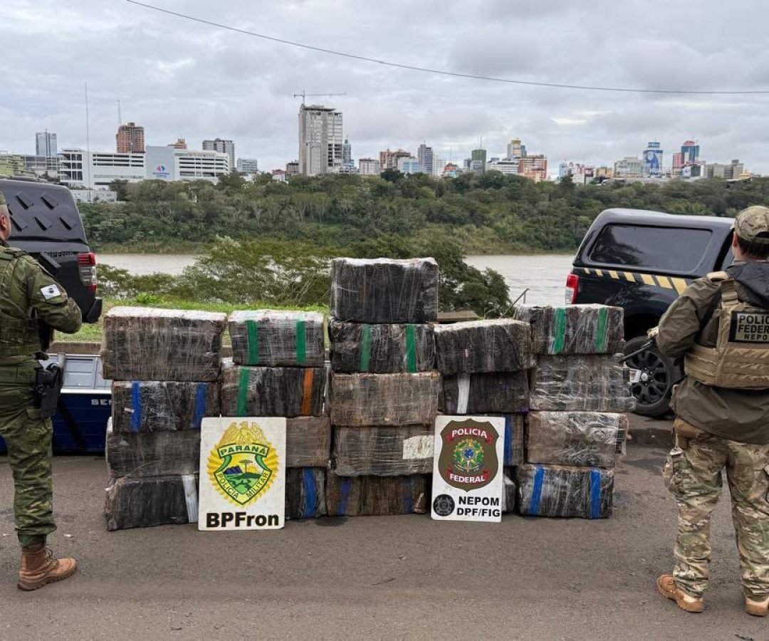 Ação integrada apreende mais de 770 quilos de maconha às margens do Rio Paraná em Foz do Iguaçu
