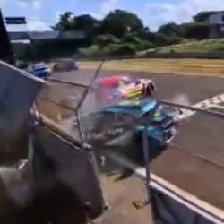 Acidente após largada interrompe etapa da TCR South América e Brasil em Cascavel