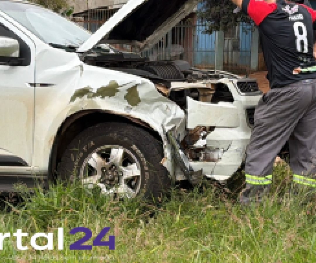 Acidente de trânsito deixa mulher ferida no cruzamento das ruas Paricis e Tupinambás