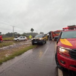Acidente deixa 22 pessoas feridas na BR-277 em Cascavel