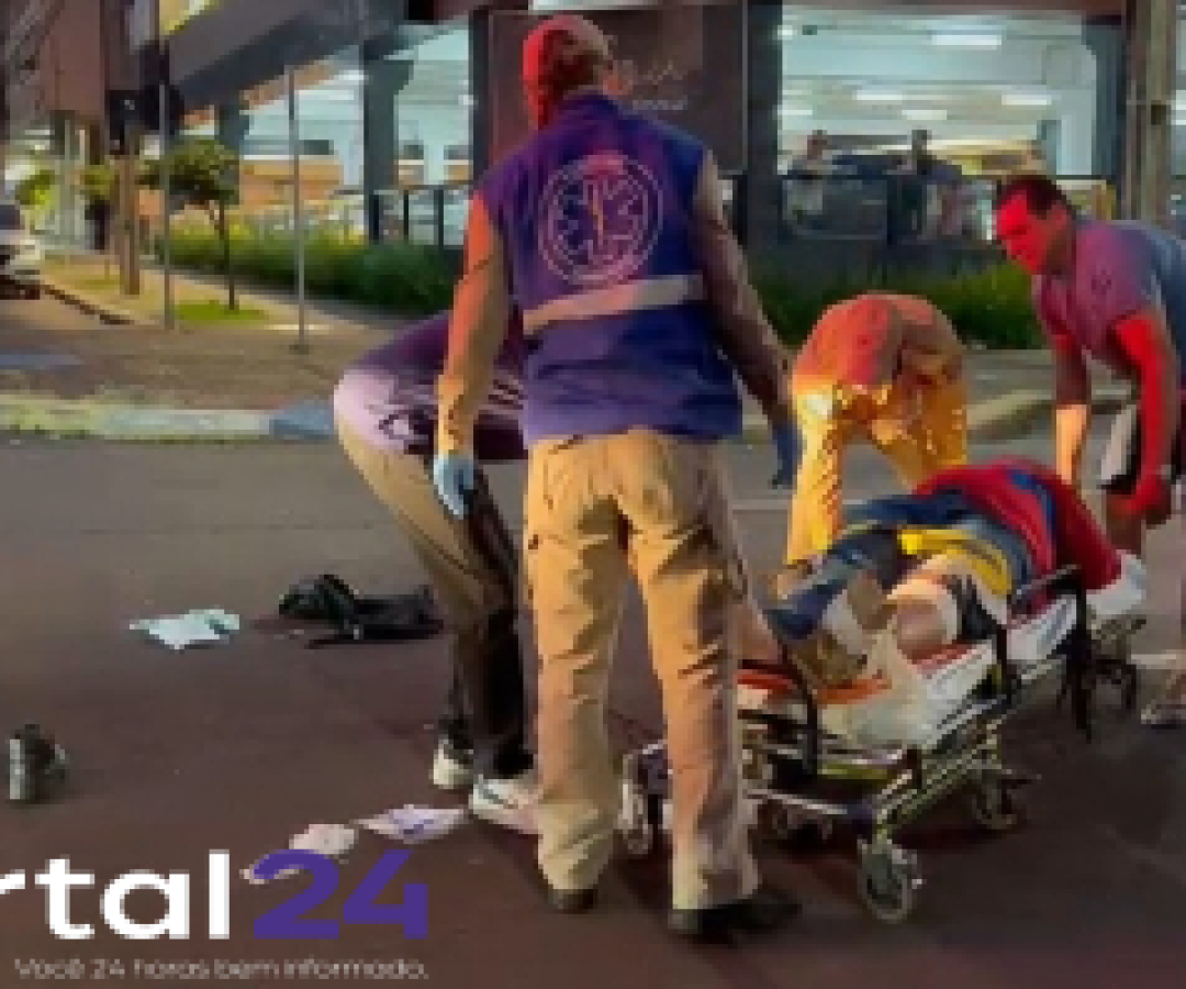 Acidente entre carro e moto é registrado no cruzamento da Paraná com Castro Alves, em Cascavel