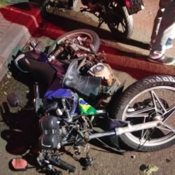 Acidente entre carro e motocicleta mobiliza moradores em Cascavel