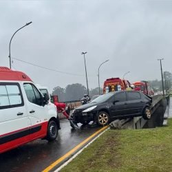 Motorista morre após colidir contra mureta de viaduto em Ponta Grossa
