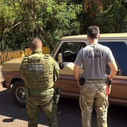 AÇÕES CONJUNTAS ENTRE PF E PMPR RESULTAM EM APREENSÕES E RECUPERAÇÃO DE VEÍCULO EM FOZ DO IGUAÇU/PR.