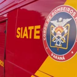 Adolescente bate em van parada no Alto Alegre
