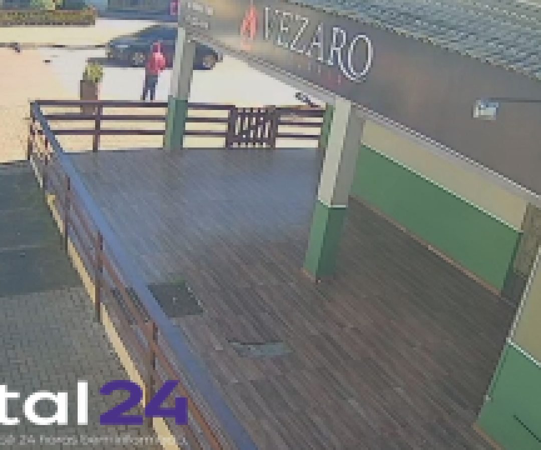 Adolescente fica ferida após colisão entre carro e scooter elétrica no Interlagos