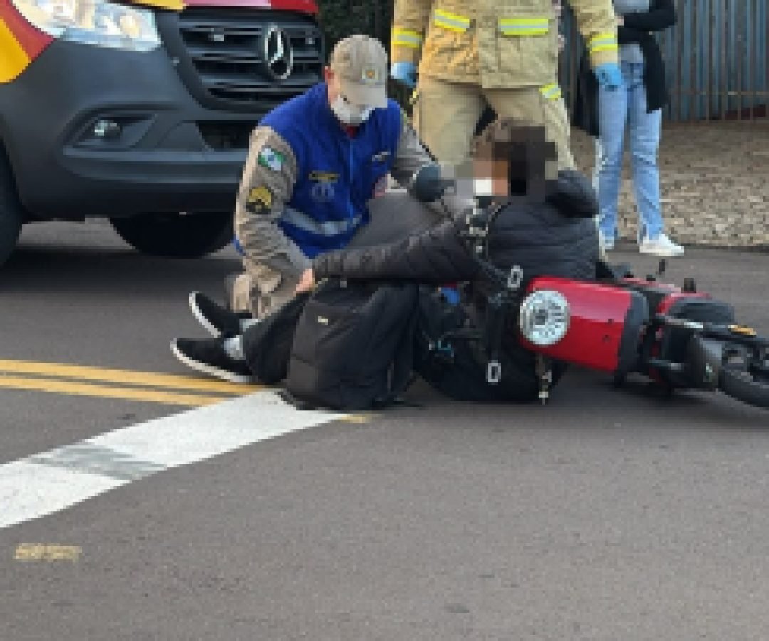 Adolescente fica ferido em acidente com moto elétrica no Cancelli