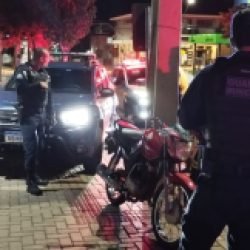 Adolescente foge da GM após empinar moto e é apreendido após perseguição em Cascavel