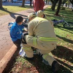 Adolescente fratura punho após queda de bicicleta na Avenida Brasil