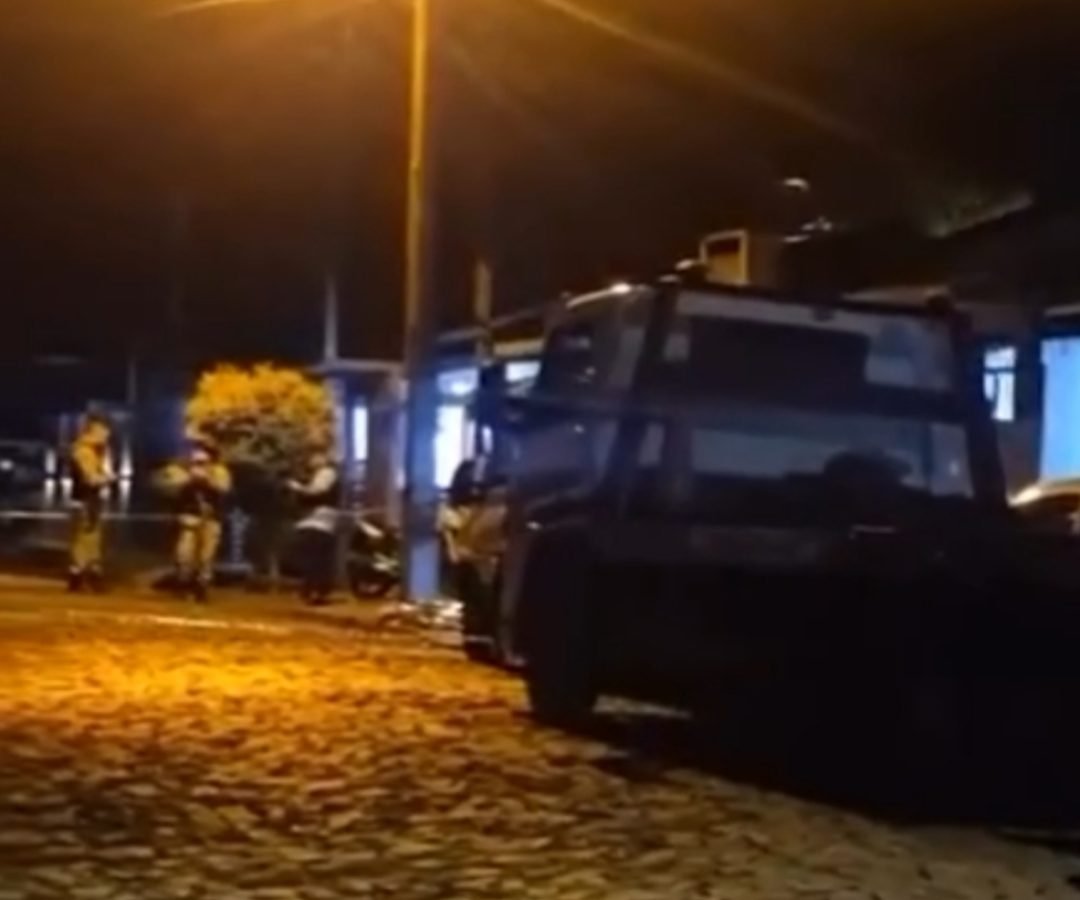 Adolescente mata padrasto com golpe de faca em Pato Branco