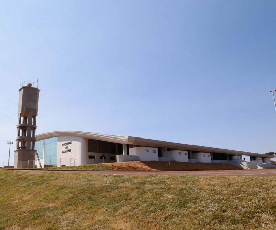 Estado avança em investimentos no Aeroporto de Cascavel e em melhorias viárias no Oeste